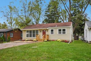 10280 Kenilworth Avenue, Algonquin, IL 60102