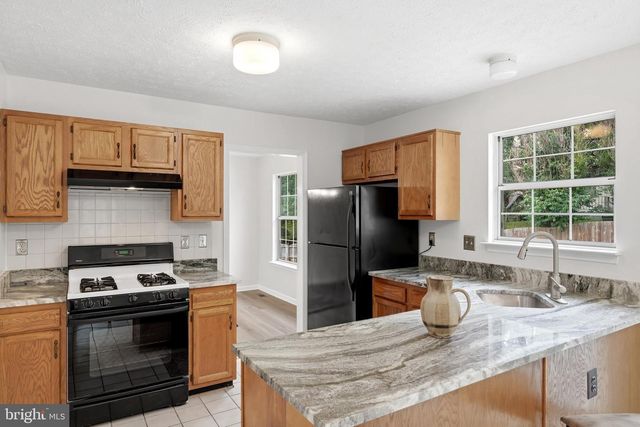 104 KAPOK CIR, Winchester, VA 22602