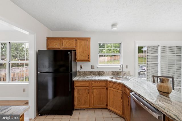 104 KAPOK CIR, Winchester, VA 22602