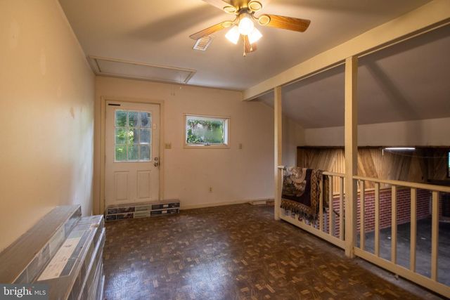 102 MIDDLE CROSS TRL, Harpers Ferry, WV 25425
