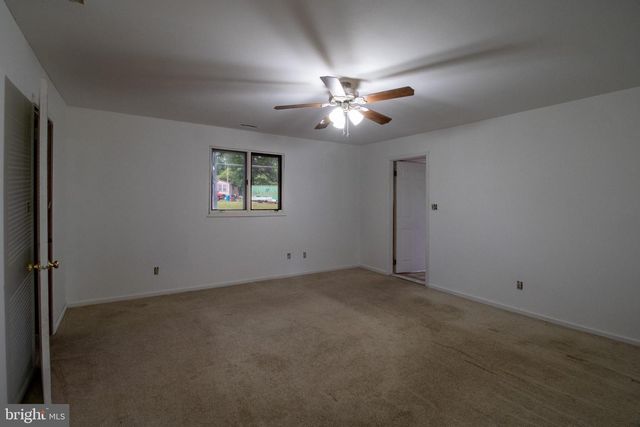 102 MIDDLE CROSS TRL, Harpers Ferry, WV 25425