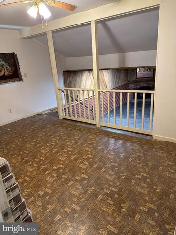 102 MIDDLE CROSS TRL, Harpers Ferry, WV 25425