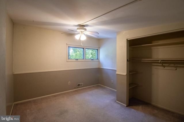 102 MIDDLE CROSS TRL, Harpers Ferry, WV 25425