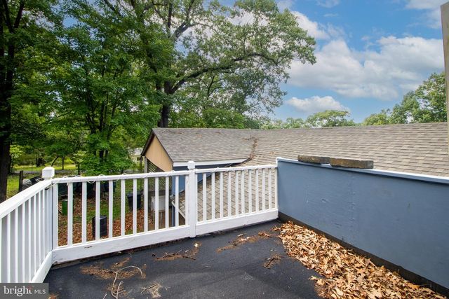 102 MIDDLE CROSS TRL, Harpers Ferry, WV 25425