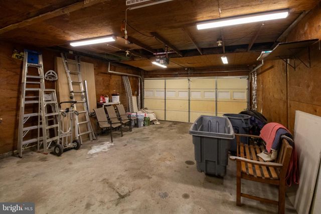102 MIDDLE CROSS TRL, Harpers Ferry, WV 25425