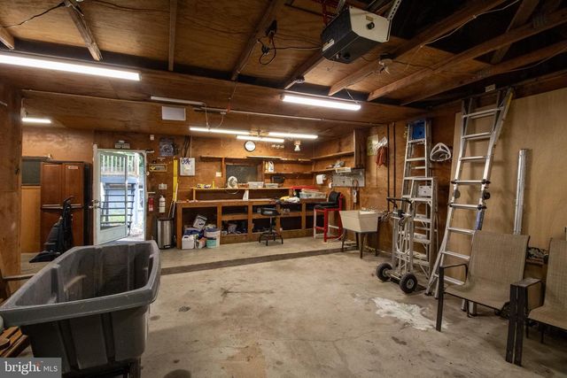 102 MIDDLE CROSS TRL, Harpers Ferry, WV 25425