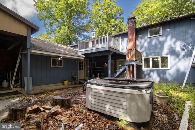 102 MIDDLE CROSS TRL, Harpers Ferry, WV 25425