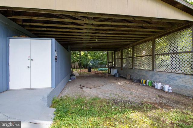 102 MIDDLE CROSS TRL, Harpers Ferry, WV 25425