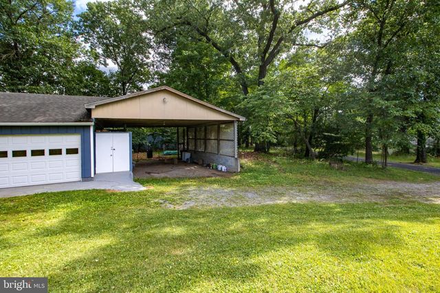 102 MIDDLE CROSS TRL, Harpers Ferry, WV 25425