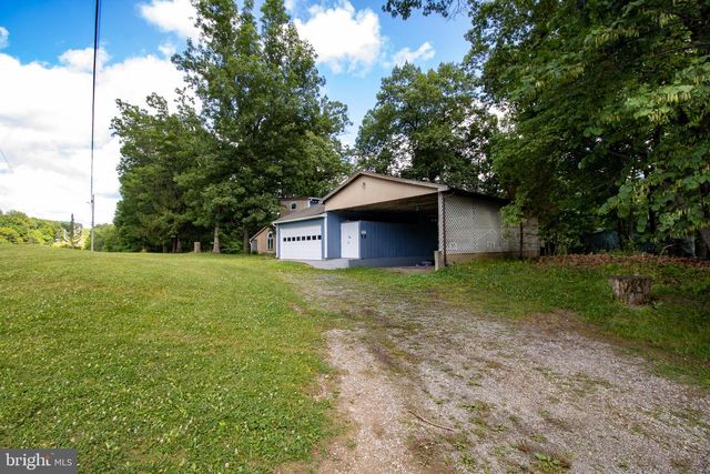 102 MIDDLE CROSS TRL, Harpers Ferry, WV 25425