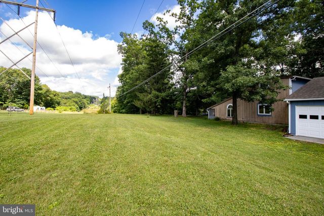 102 MIDDLE CROSS TRL, Harpers Ferry, WV 25425