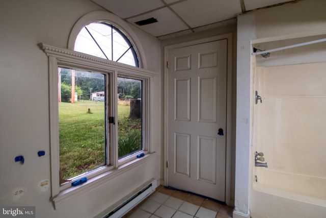 102 MIDDLE CROSS TRL, Harpers Ferry, WV 25425