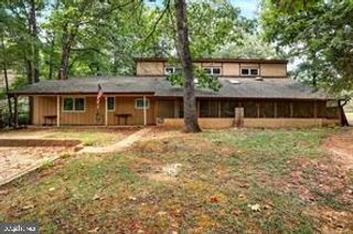 102 MIDDLE CROSS TRL, Harpers Ferry, WV 25425