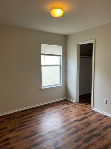 1013 Christopher ST A, Round Rock, TX 78681