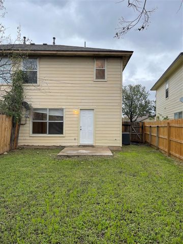 1013 Christopher ST A, Round Rock, TX 78681