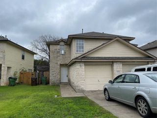 1013 Christopher ST A, Round Rock, TX 78681