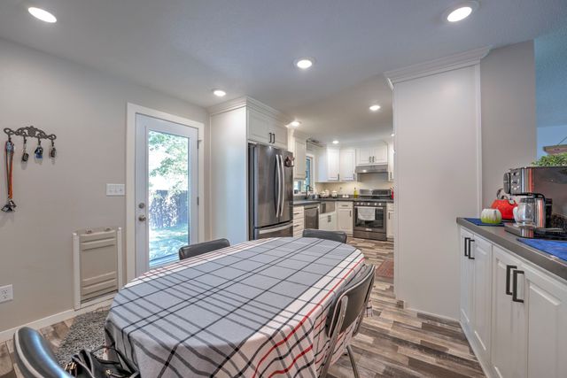 1825 12th St. SW, Minot, ND 58701