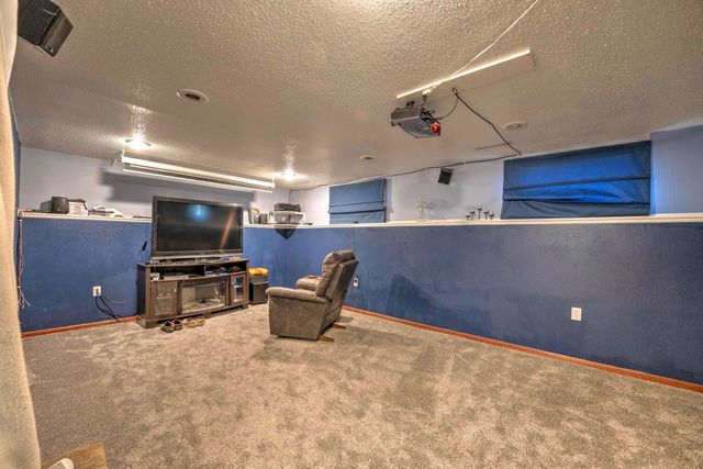 1825 12th St. SW, Minot, ND 58701
