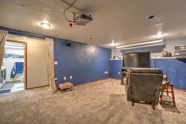 1825 12th St. SW, Minot, ND 58701