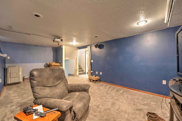 1825 12th St. SW, Minot, ND 58701