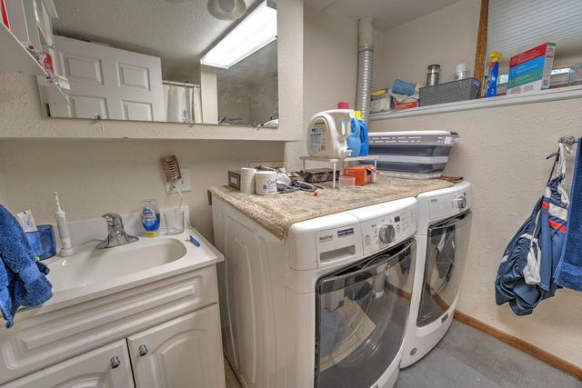1825 12th St. SW, Minot, ND 58701