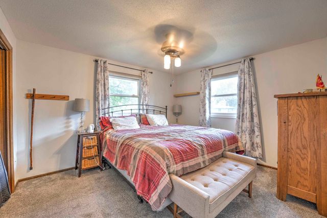 1825 12th St. SW, Minot, ND 58701