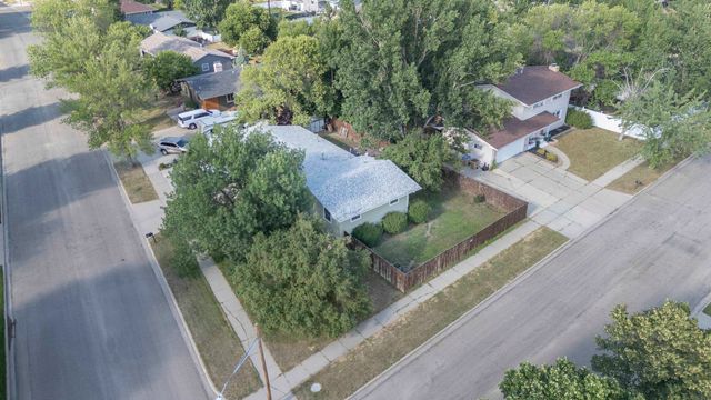 1825 12th St. SW, Minot, ND 58701