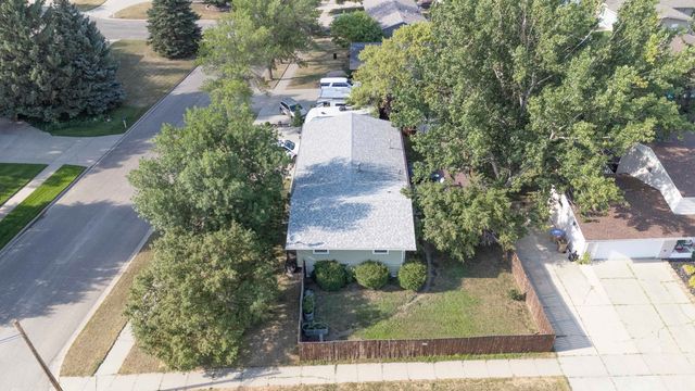 1825 12th St. SW, Minot, ND 58701