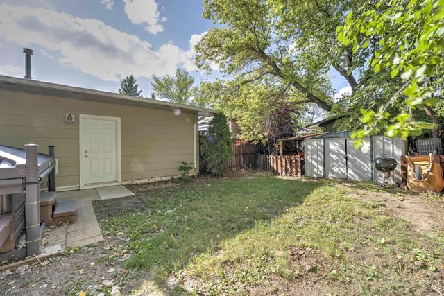 1825 12th St. SW, Minot, ND 58701
