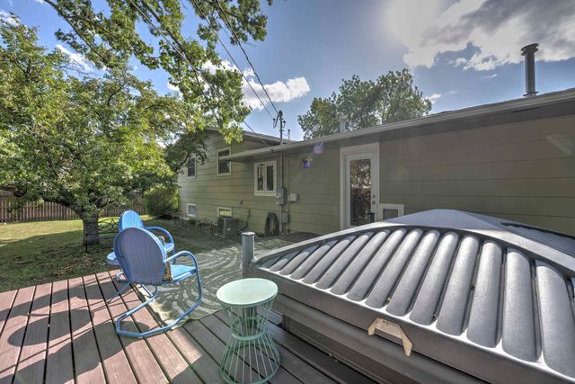 1825 12th St. SW, Minot, ND 58701