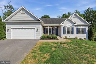 35 KANAWHA CT, Falling Waters, WV 25419