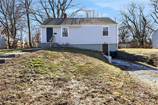 7717 SNI-A-BAR Terrace, Kansas City, MO 64129