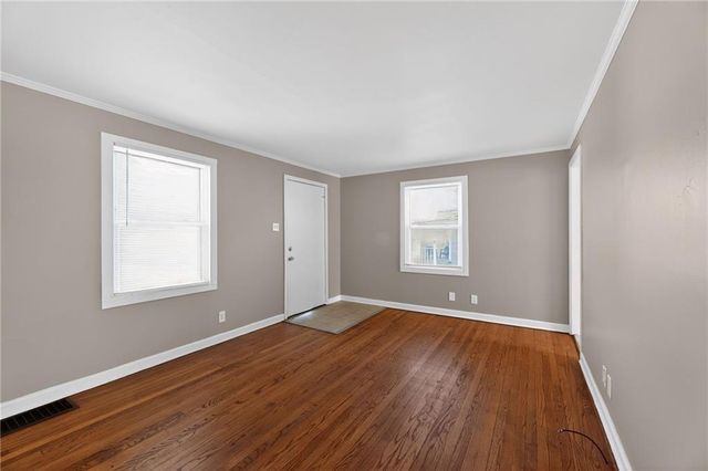 7717 SNI-A-BAR Terrace, Kansas City, MO 64129