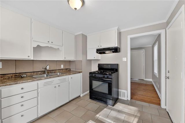 7717 SNI-A-BAR Terrace, Kansas City, MO 64129