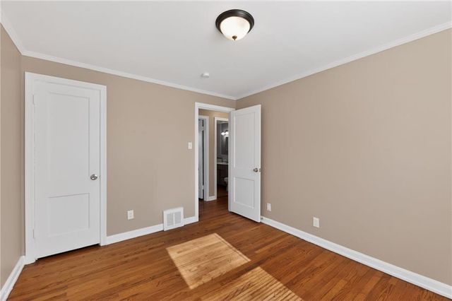 7717 SNI-A-BAR Terrace, Kansas City, MO 64129