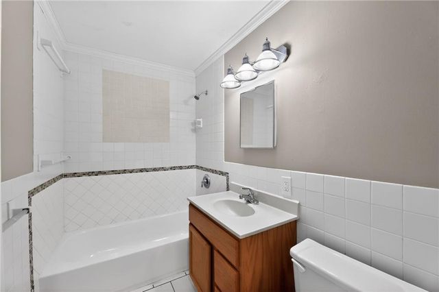 7717 SNI-A-BAR Terrace, Kansas City, MO 64129