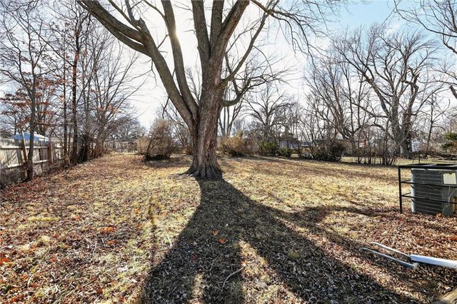 7717 SNI-A-BAR Terrace, Kansas City, MO 64129