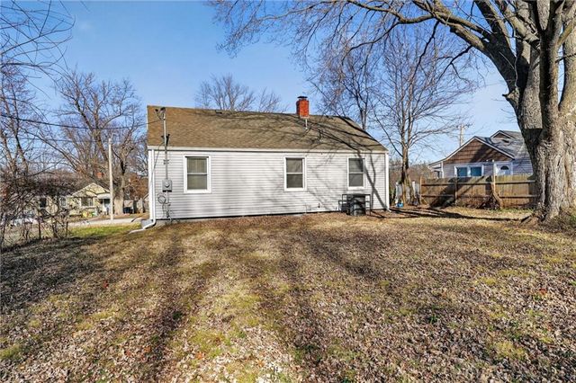 7717 SNI-A-BAR Terrace, Kansas City, MO 64129