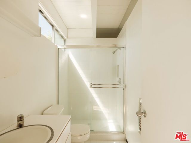 12217 Dorothy Street, Los Angeles, CA 90049