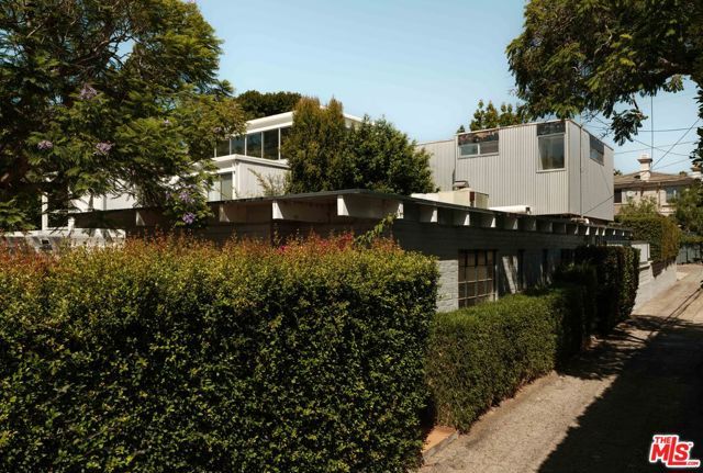 12217 Dorothy Street, Los Angeles, CA 90049
