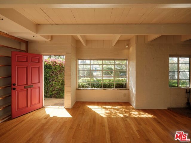 12217 Dorothy Street, Los Angeles, CA 90049