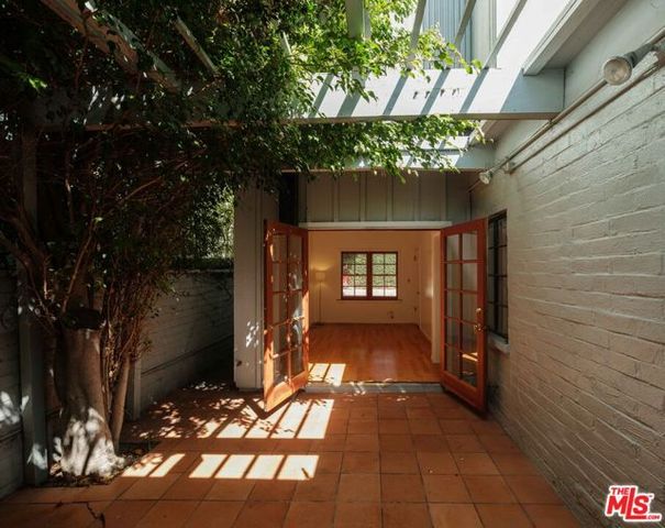 12217 Dorothy Street, Los Angeles, CA 90049