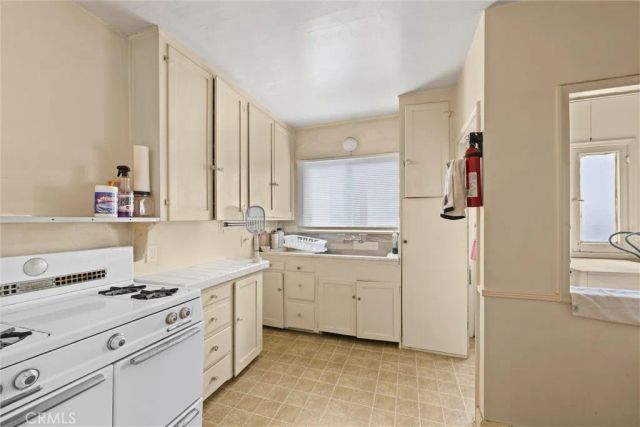 3562 Orange, Long Beach, CA 90807
