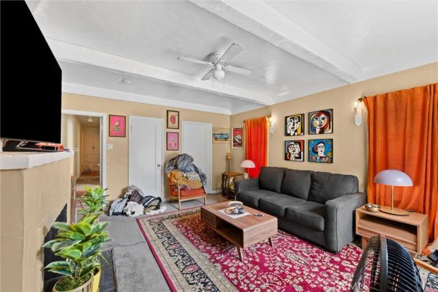 3562 Orange, Long Beach, CA 90807