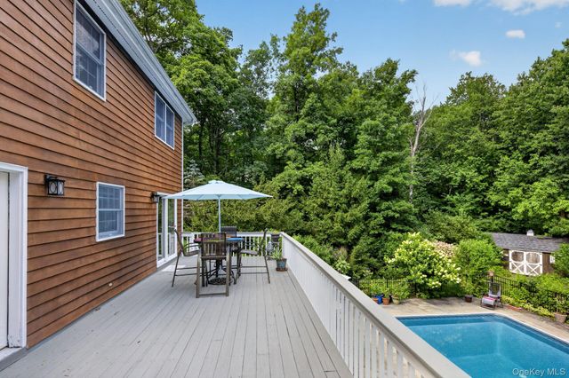 541 E Mountain Road N, Cold Spring, NY 10516