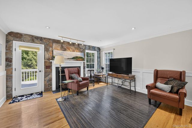 541 E Mountain Road N, Cold Spring, NY 10516