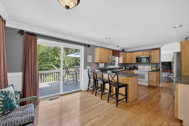 541 E Mountain Road N, Cold Spring, NY 10516