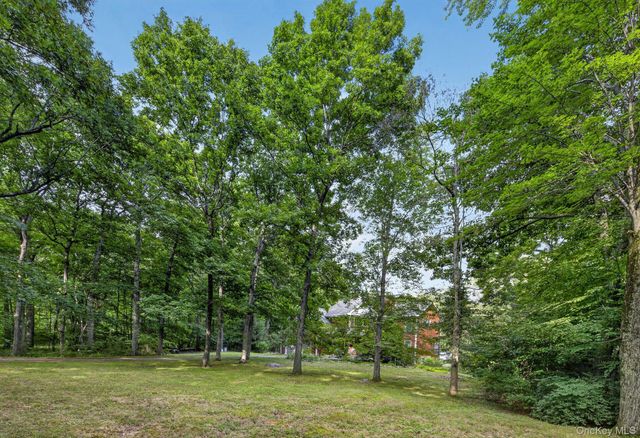 541 E Mountain Road N, Cold Spring, NY 10516
