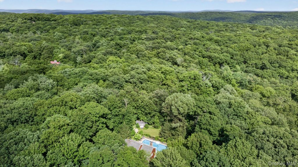 541 E Mountain Road N, Cold Spring, NY 10516 — photo 2