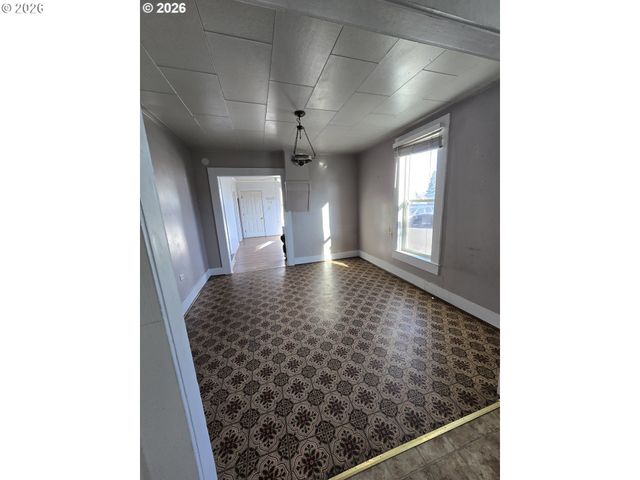 1908 ADAMS Ave, La Grande, OR 97850